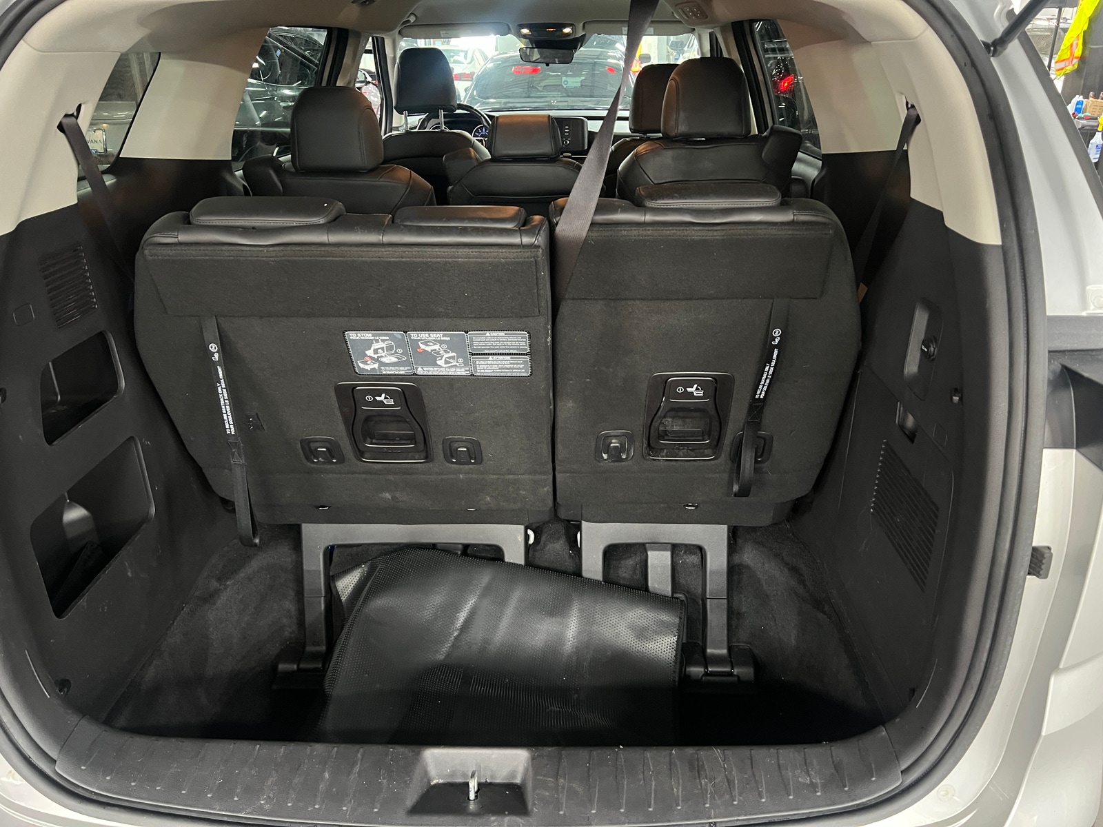 Thumbnail: 2022 Kia Carnival - 6