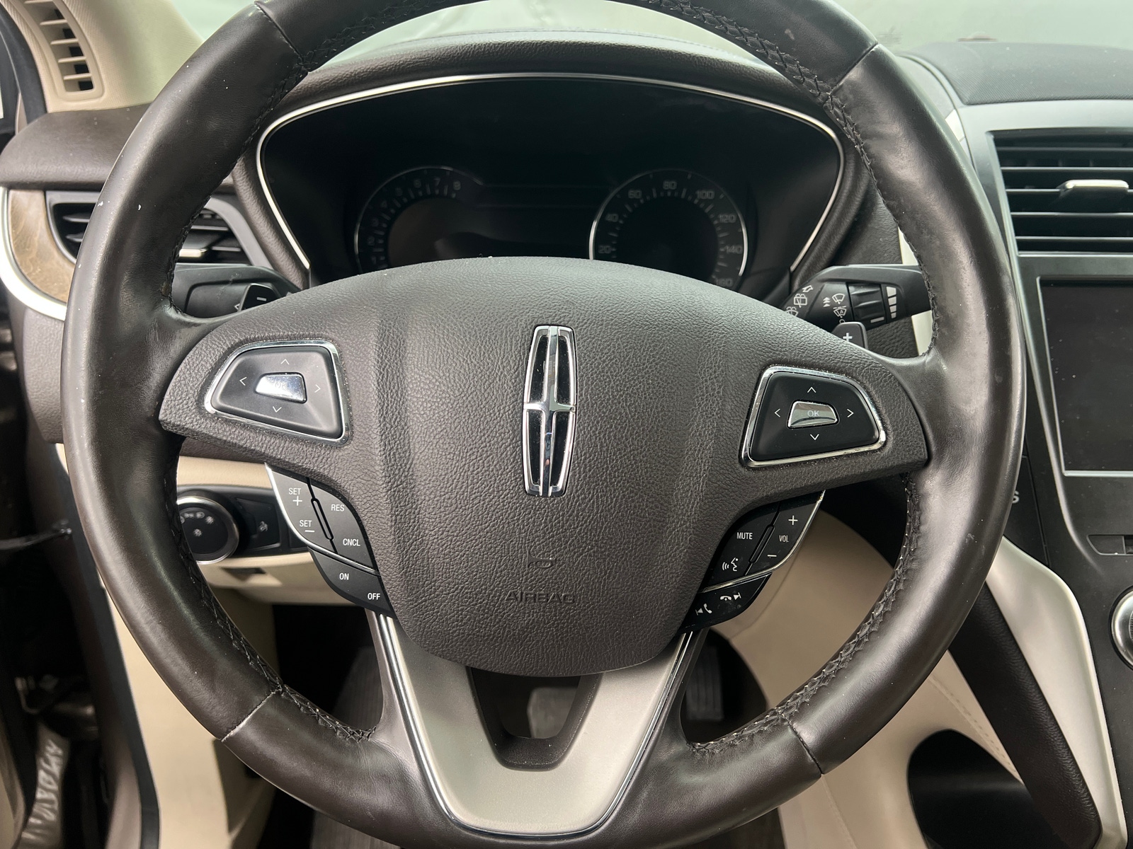 Thumbnail: 2019 Lincoln MKC - 4