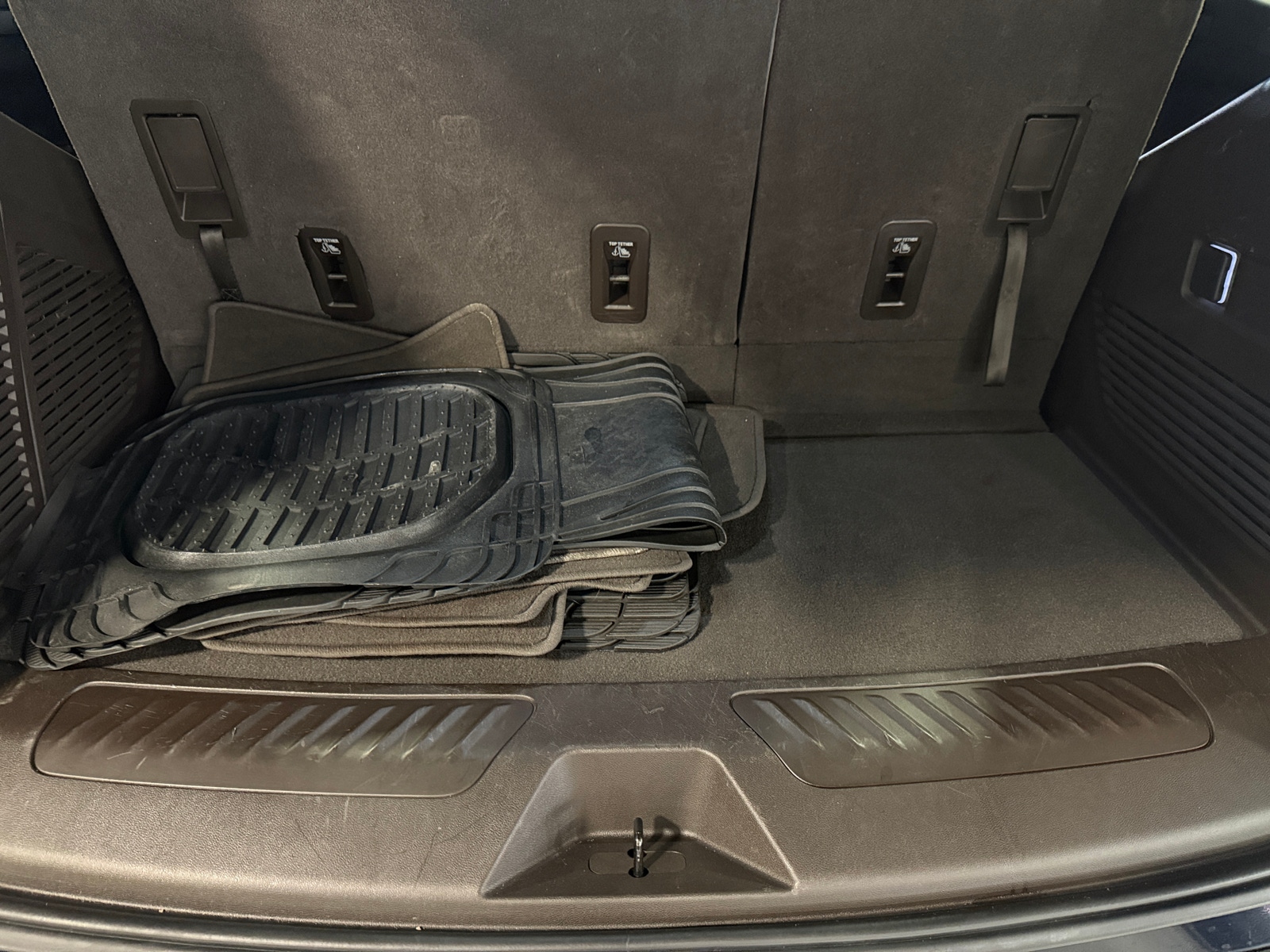 Thumbnail: 2022 Chevrolet Tahoe - 7