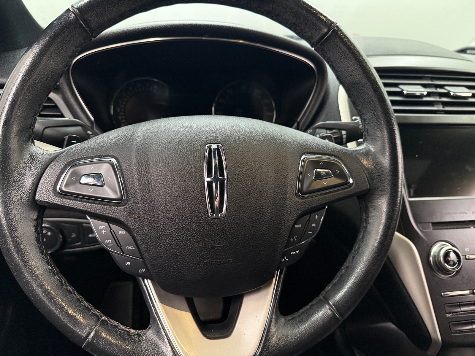 Thumbnail: 2017 Lincoln MKC - 4