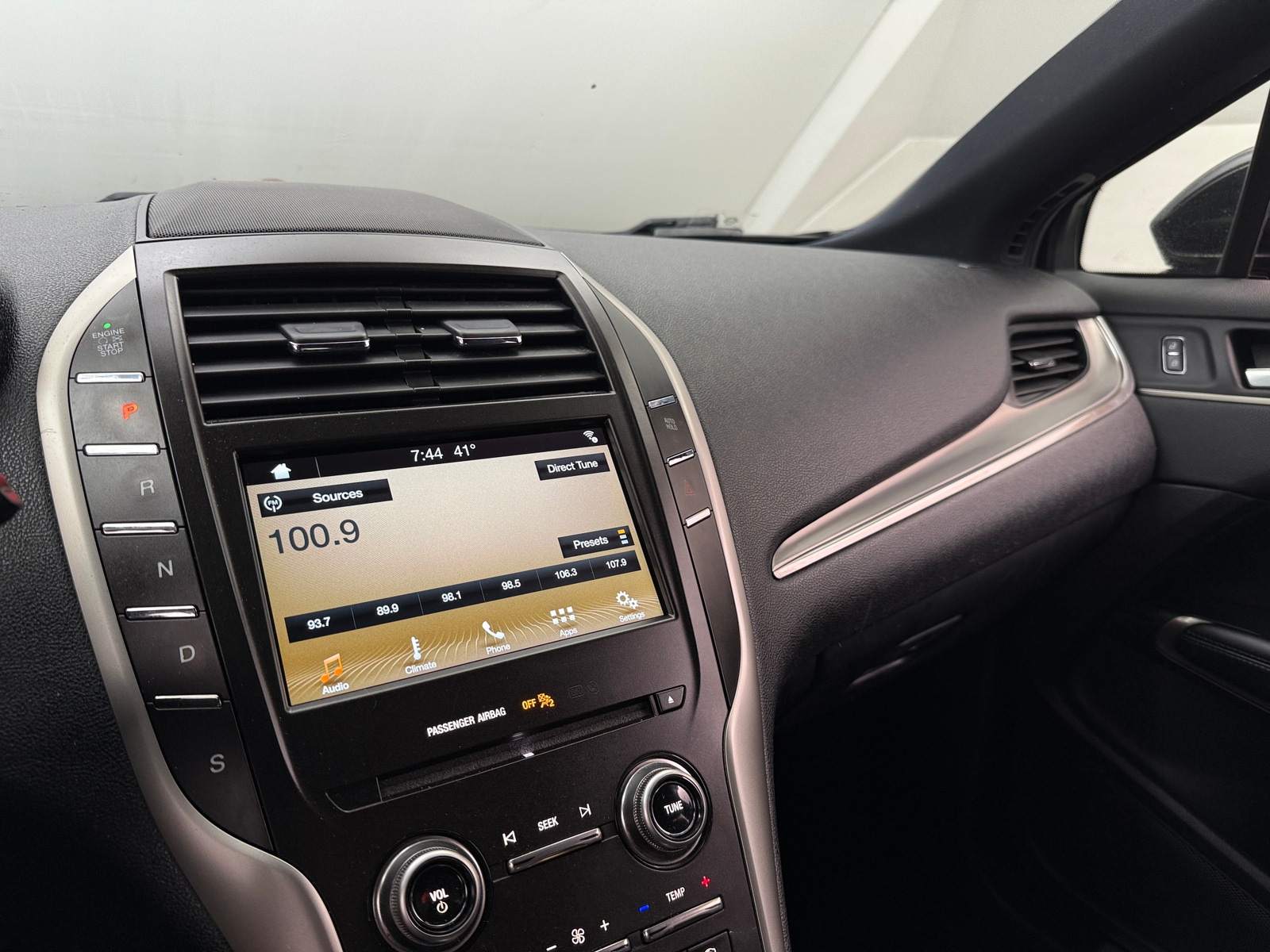 Thumbnail: 2017 Lincoln MKC - 3