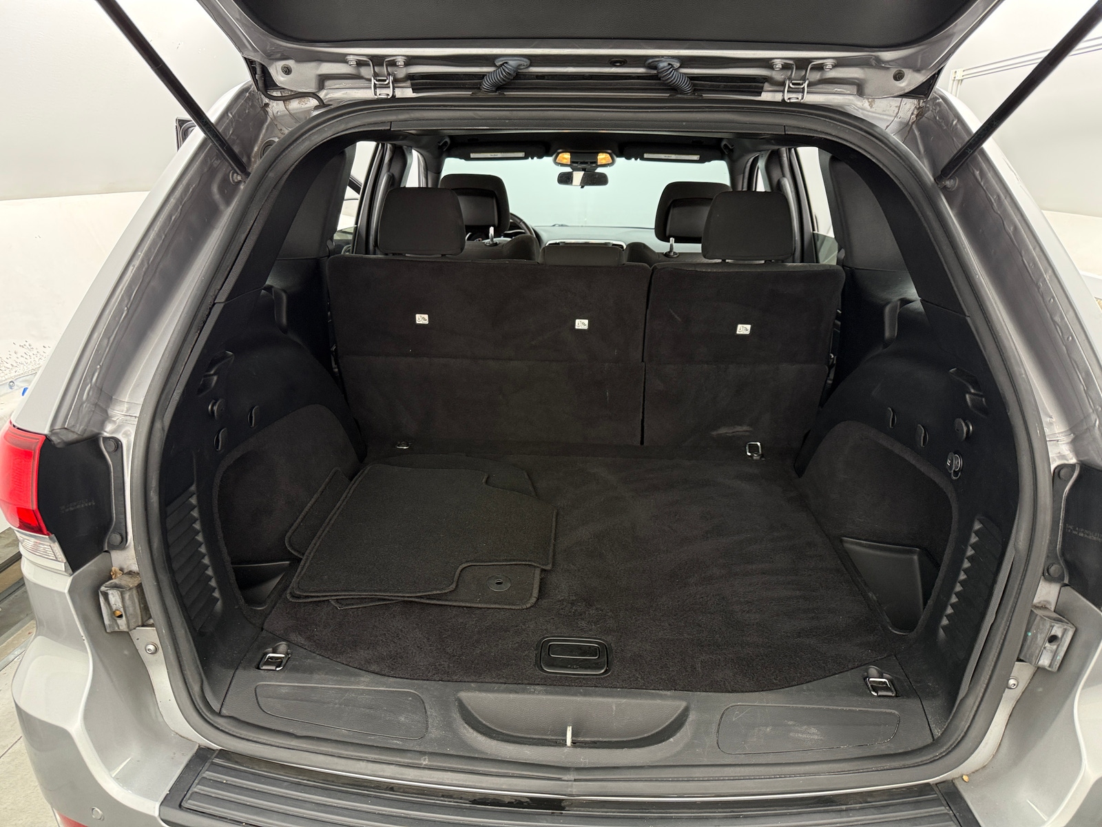 Thumbnail: 2020 Jeep Grand Cherokee - 7