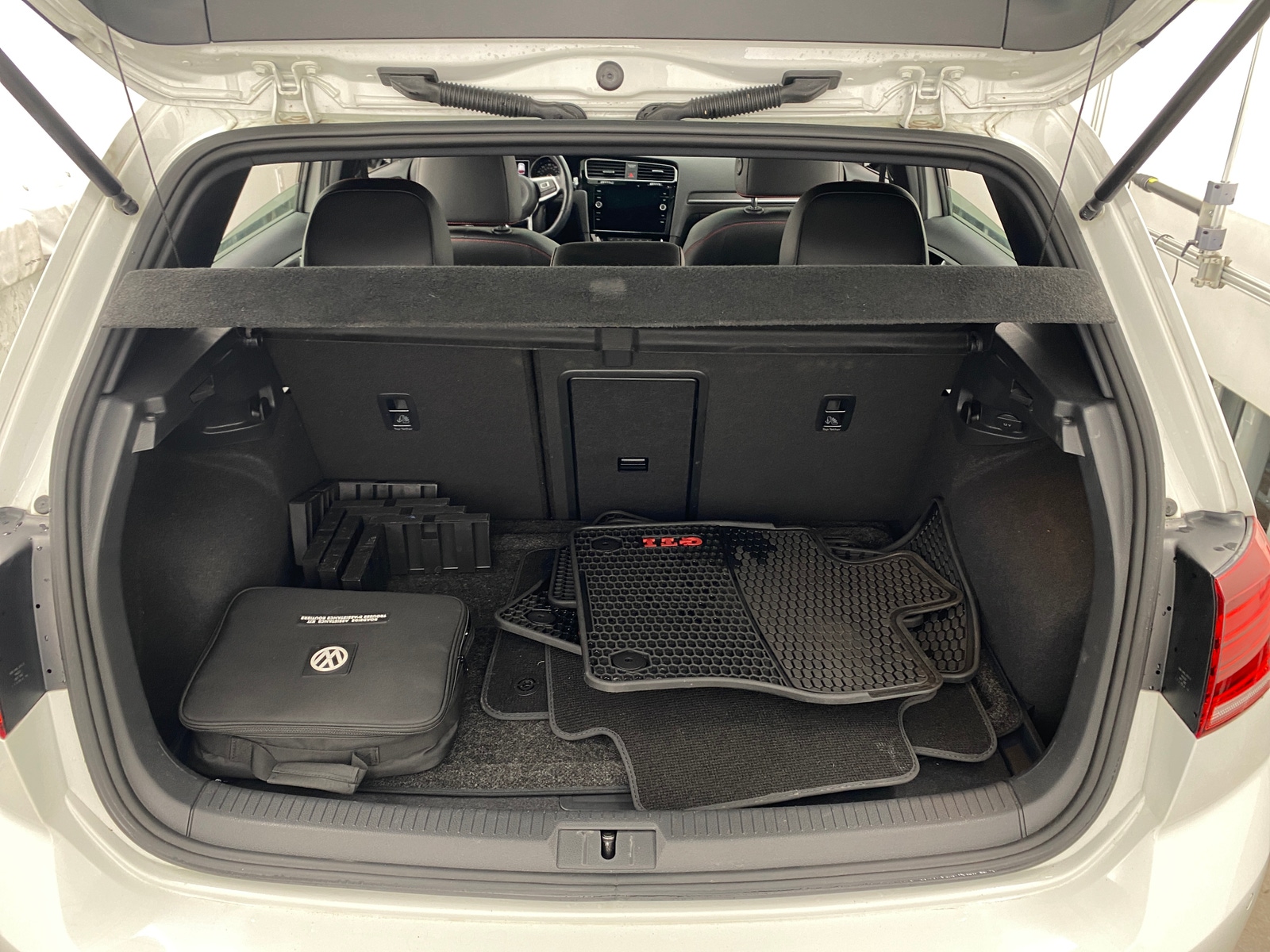 Thumbnail: 2018 Volkswagen Golf - 6