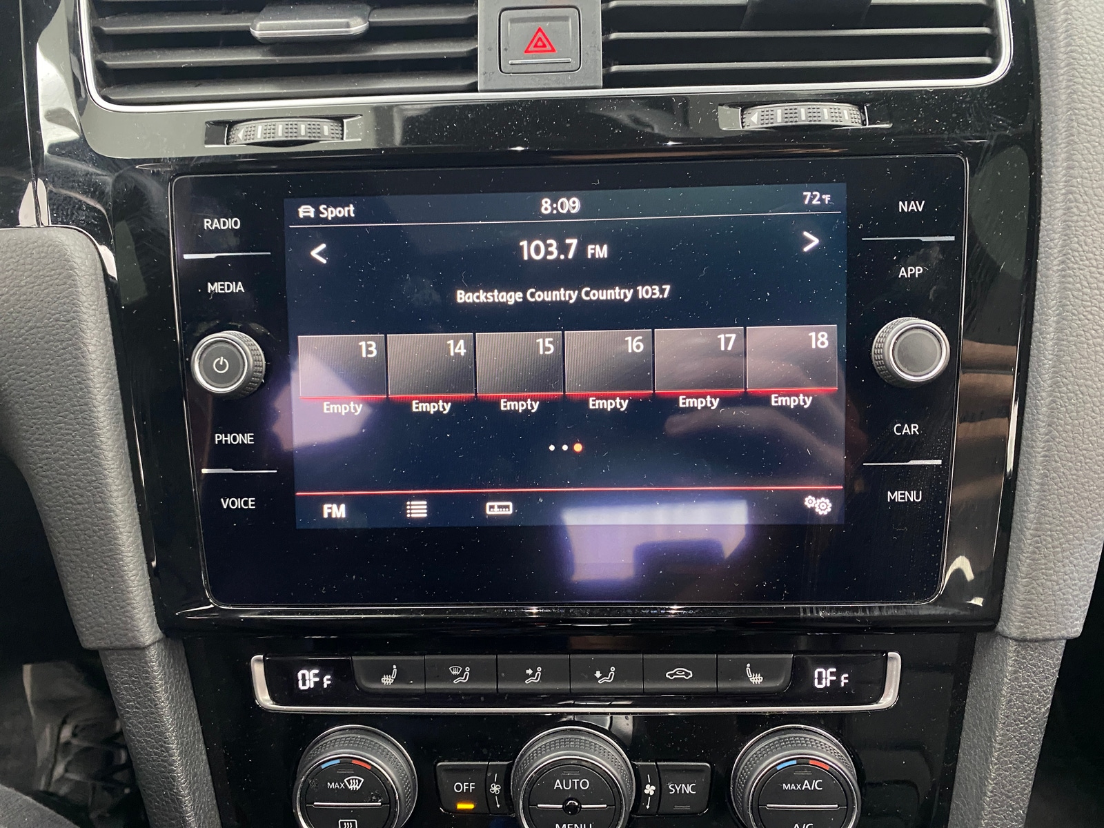 Thumbnail: 2018 Volkswagen Golf - 3