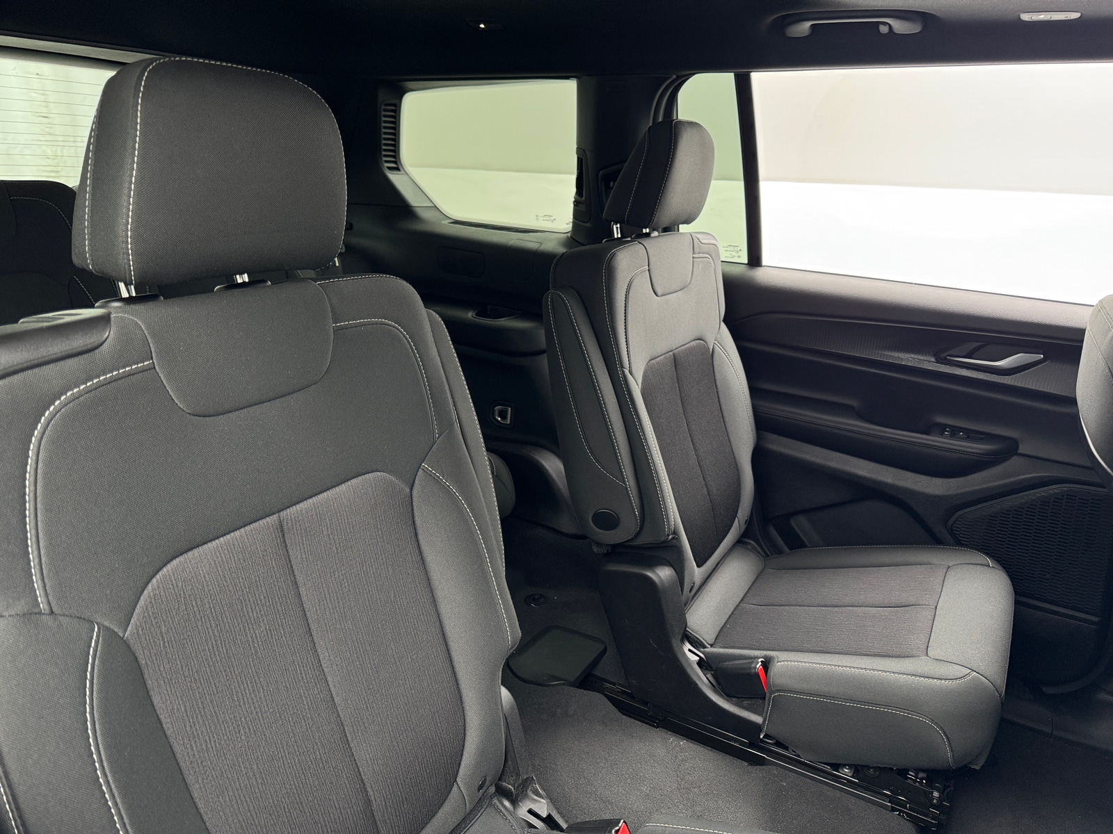 Thumbnail: 2025 Jeep Grand Cherokee L - 6