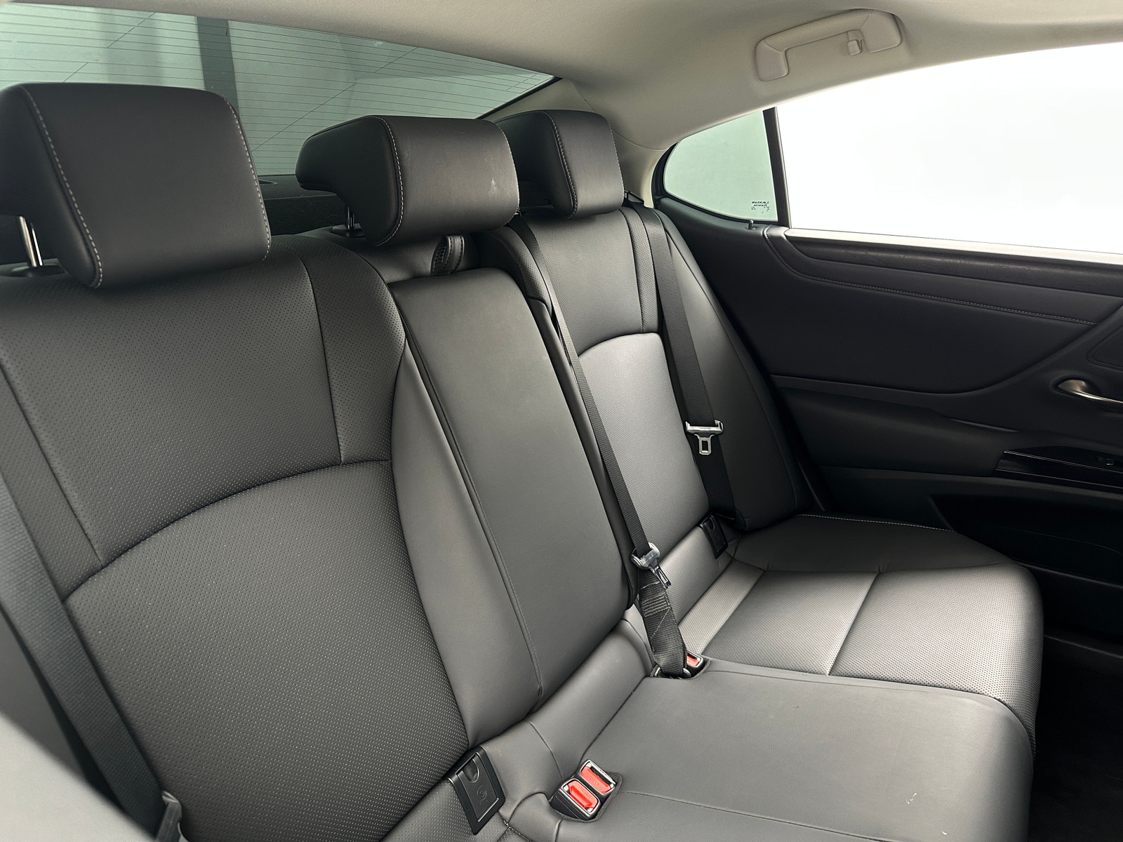 Thumbnail: 2023 Lexus ES - 5