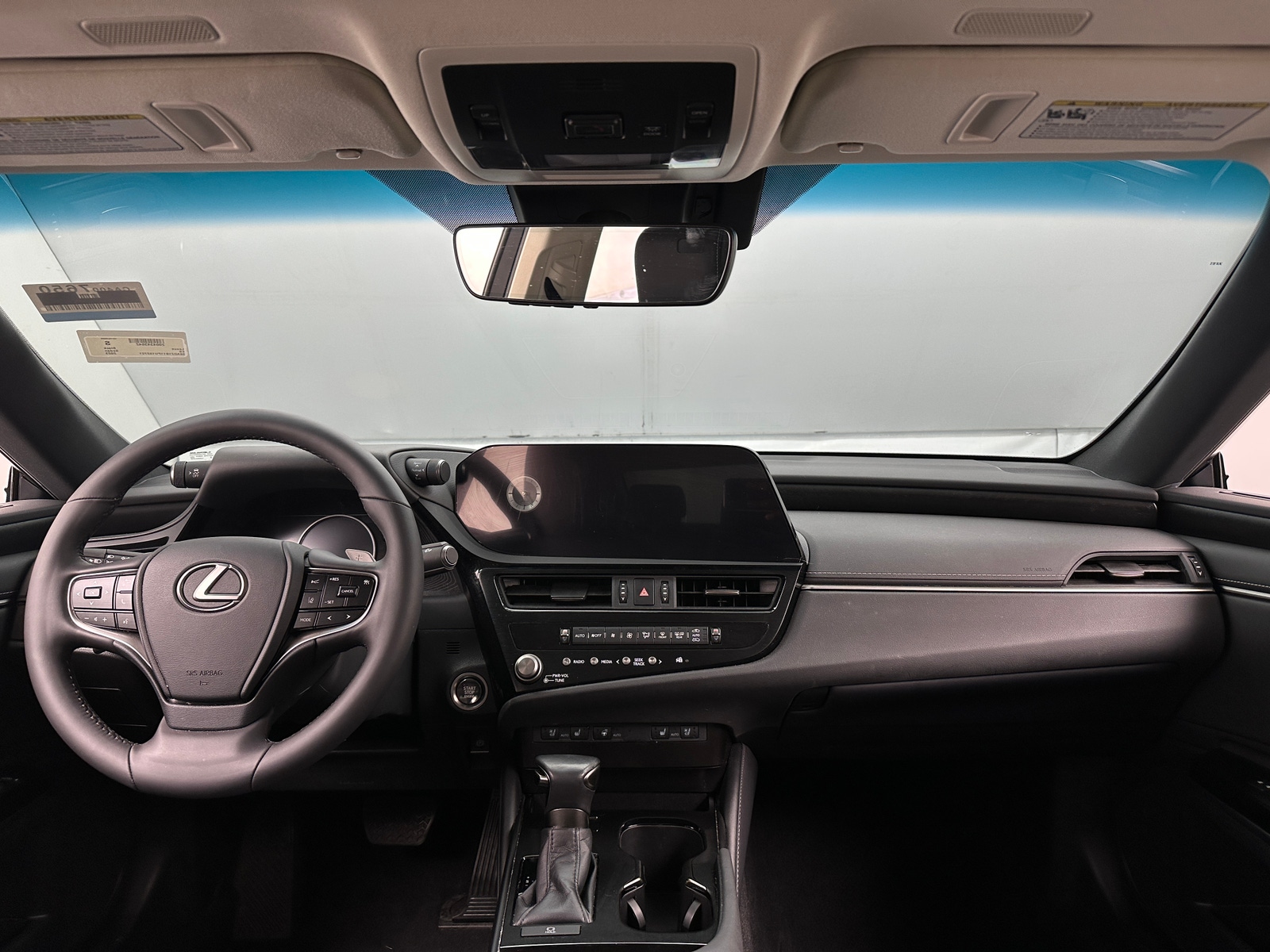 Thumbnail: 2023 Lexus ES - 2