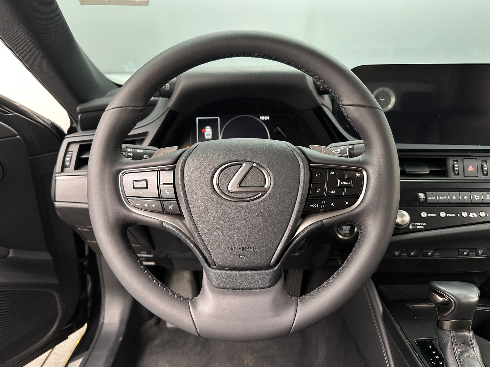 Thumbnail: 2023 Lexus ES - 4