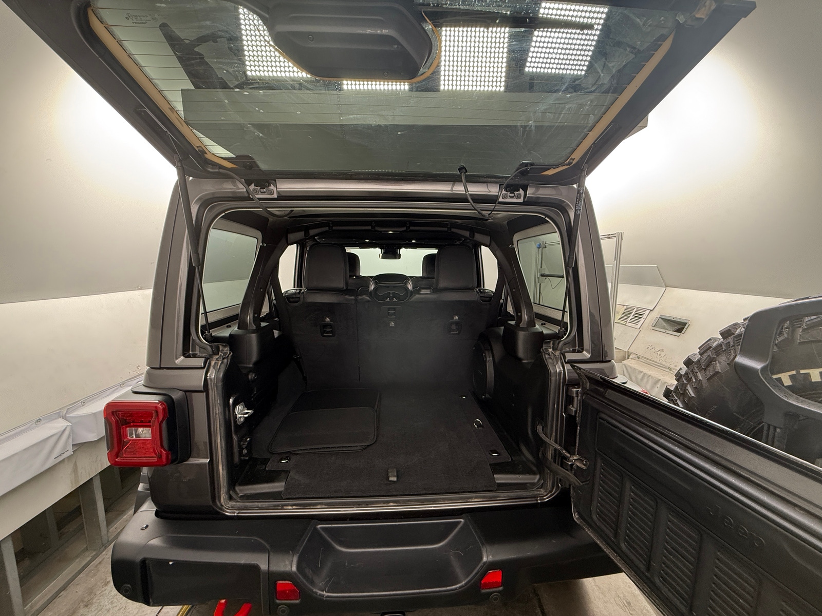 Thumbnail: 2025 Jeep Wrangler - 6