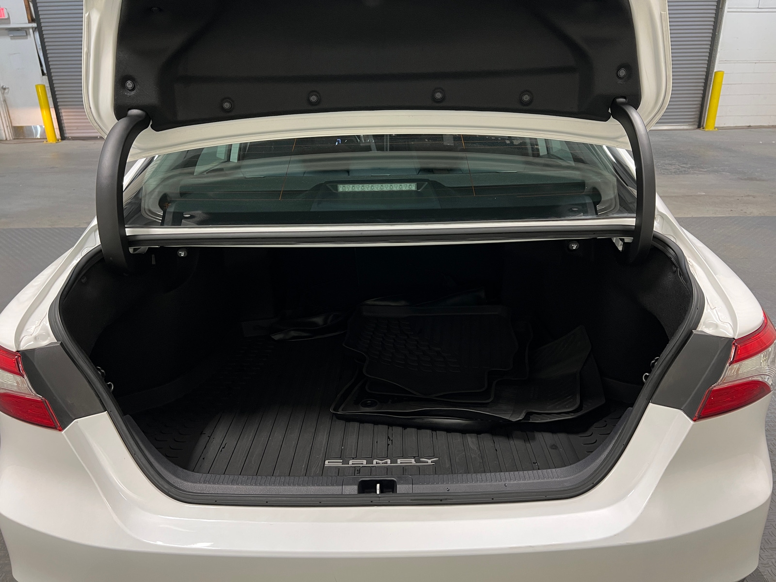 Thumbnail: 2020 Toyota Camry - 7