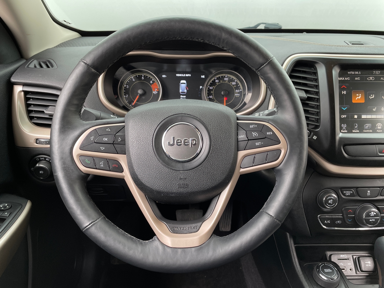 Thumbnail: 2017 Jeep Cherokee - 4