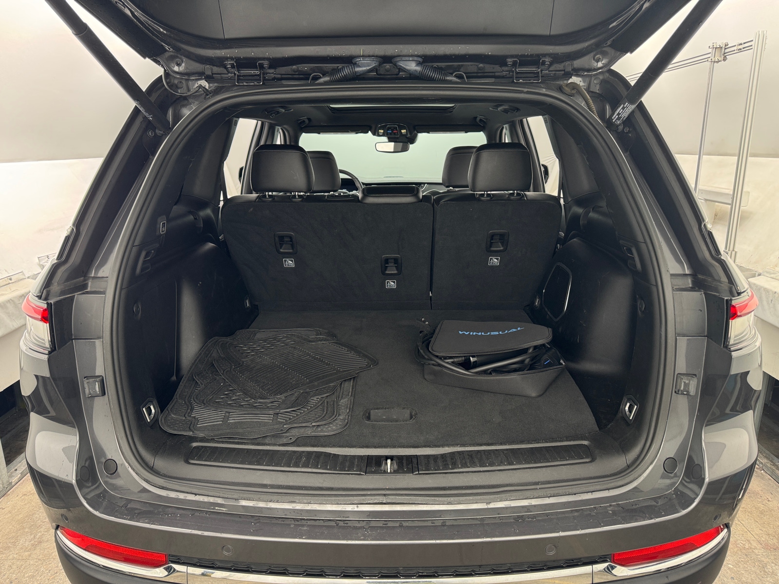 Thumbnail: 2024 Jeep Grand Cherokee - 6