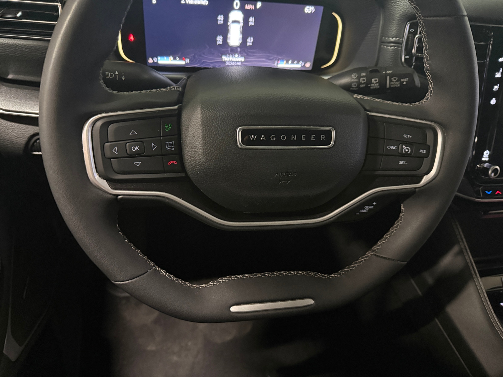 Thumbnail: 2023 Jeep Wagoneer - 4