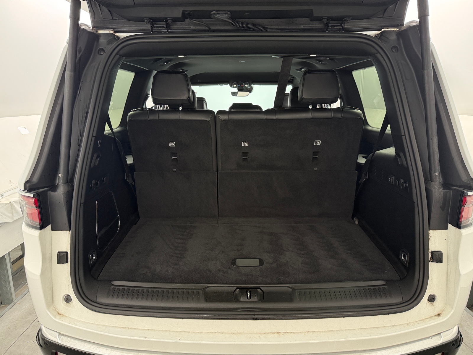 Thumbnail: 2023 Jeep Wagoneer - 6