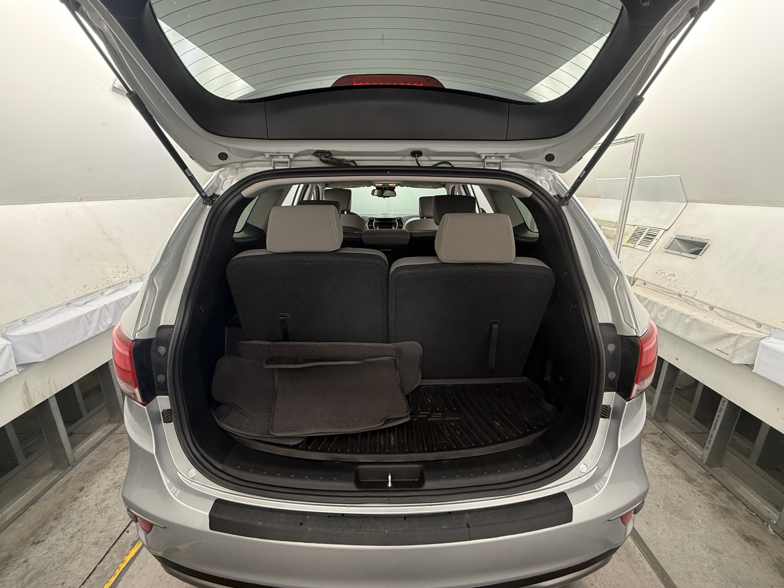 Thumbnail: 2017 Hyundai Santa Fe - 7