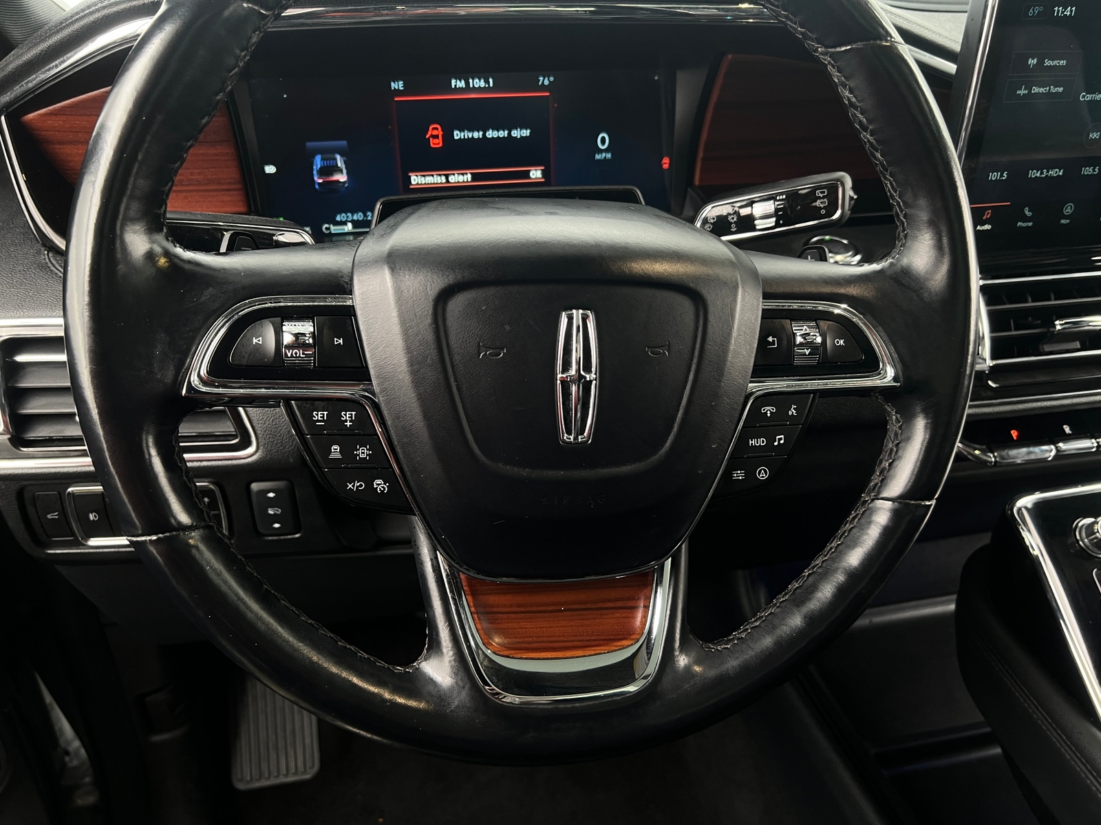 Thumbnail: 2023 Lincoln Navigator - 4