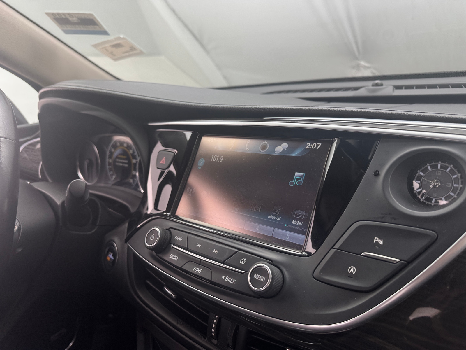 Thumbnail: 2018 Buick Envision - 3