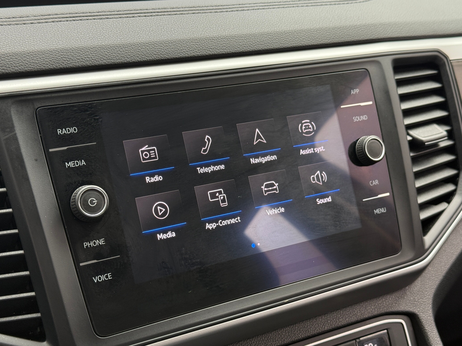 Thumbnail: 2021 Volkswagen Atlas - 3