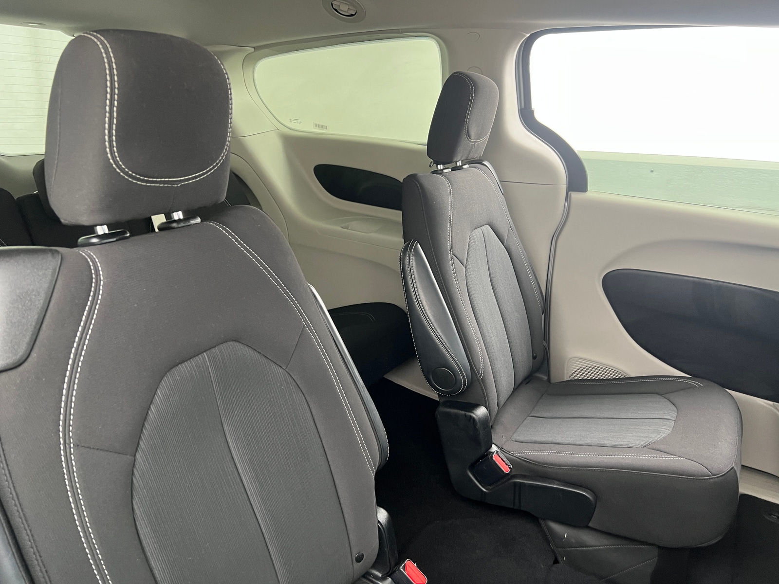 Thumbnail: 2024 Chrysler Voyager - 6