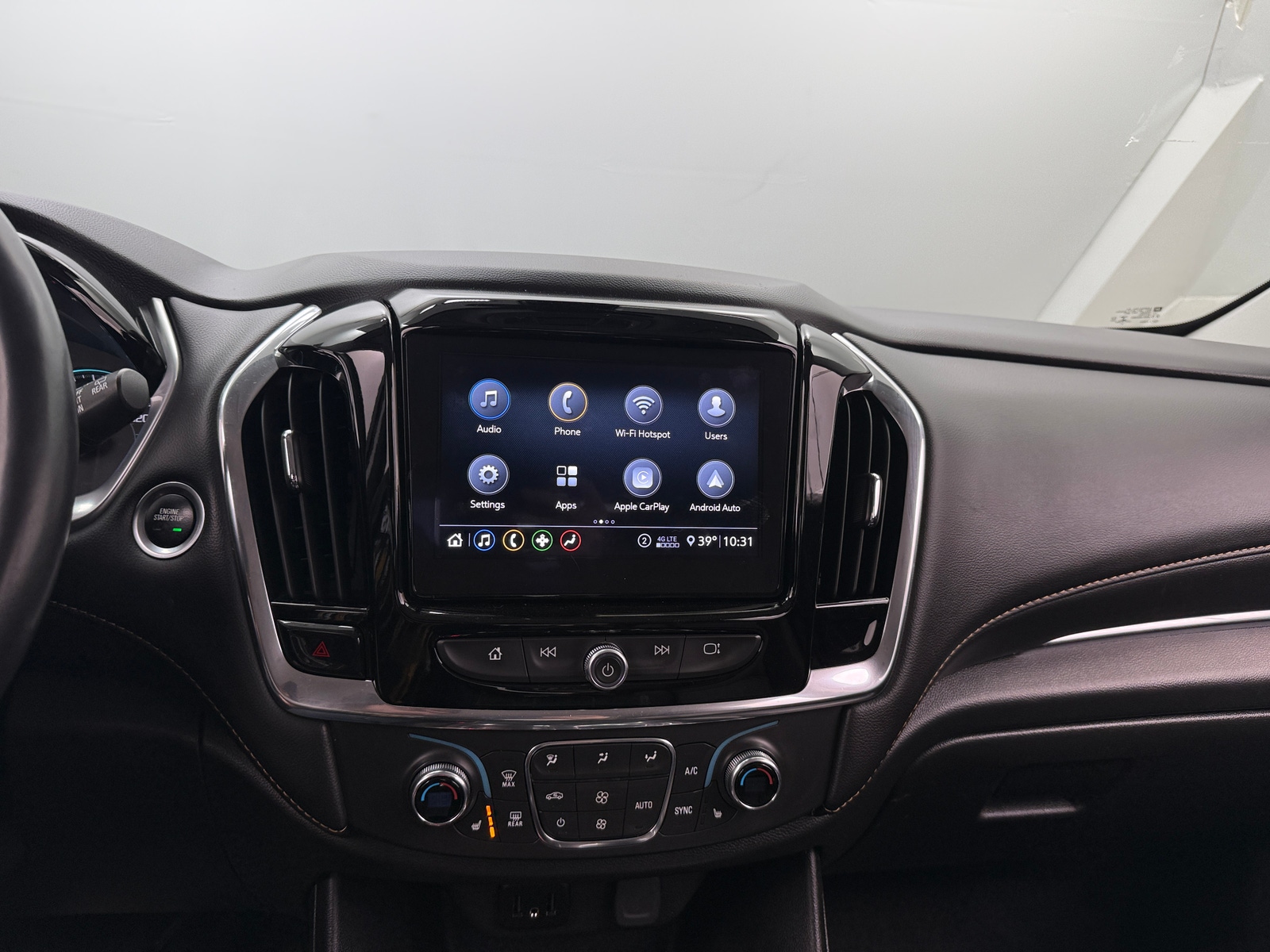 Thumbnail: 2021 Chevrolet Traverse - 3