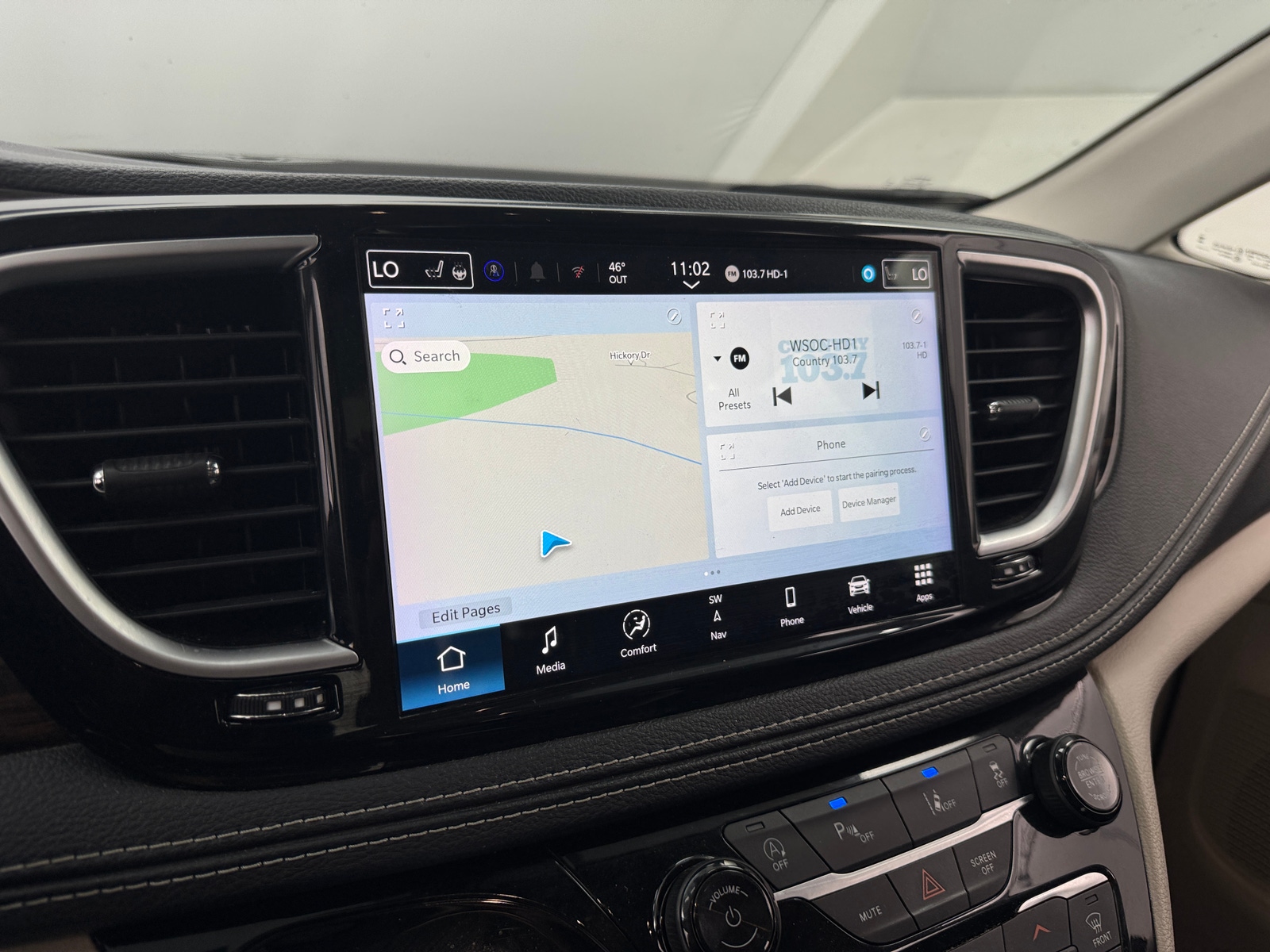 Thumbnail: 2023 Chrysler Pacifica - 3