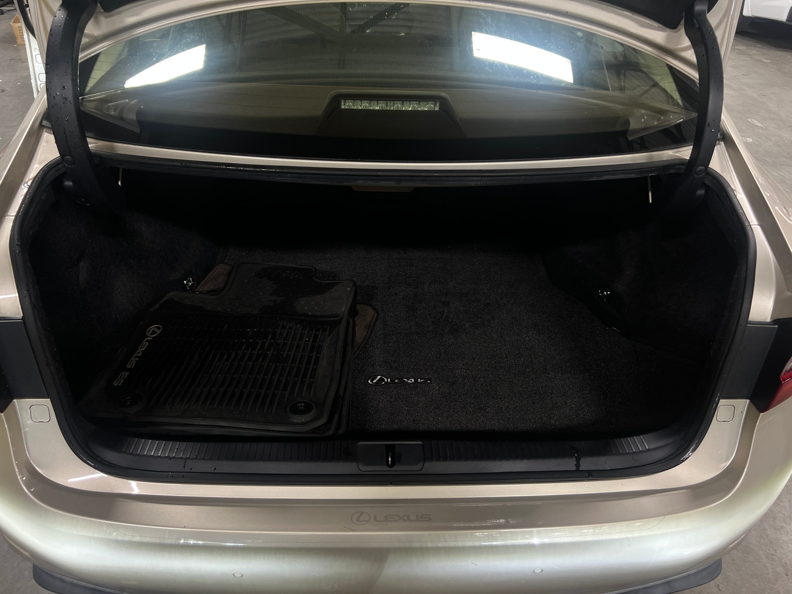 Thumbnail: 2016 Lexus ES - 6