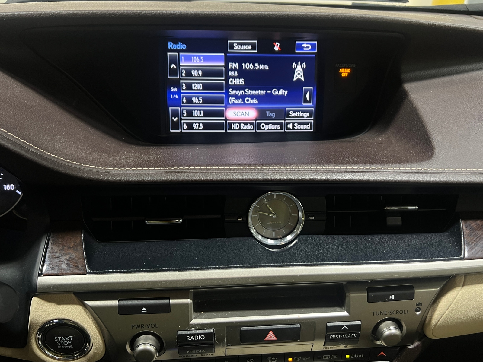 Thumbnail: 2016 Lexus ES - 3