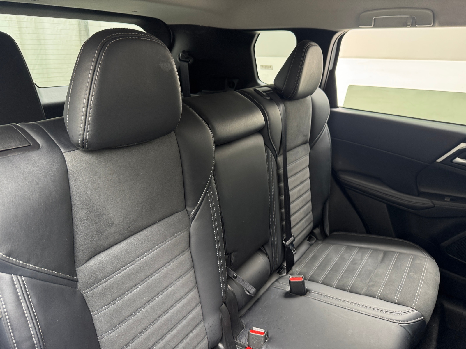 Thumbnail: 2024 Mitsubishi Outlander - 5