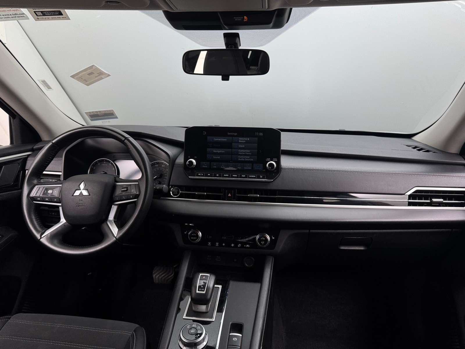 Thumbnail: 2024 Mitsubishi Outlander - 2