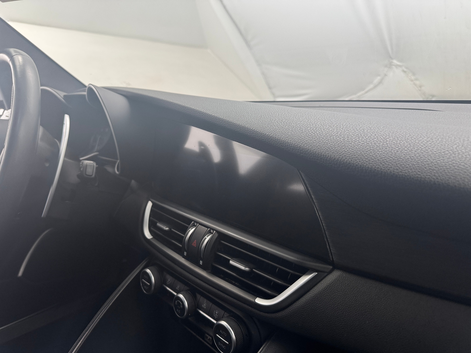 Thumbnail: 2023 Alfa Romeo Giulia - 3