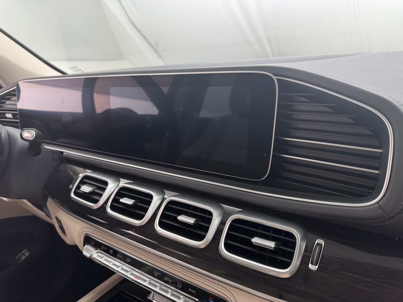 Thumbnail: 2020 Mercedes-Benz GLE - 3