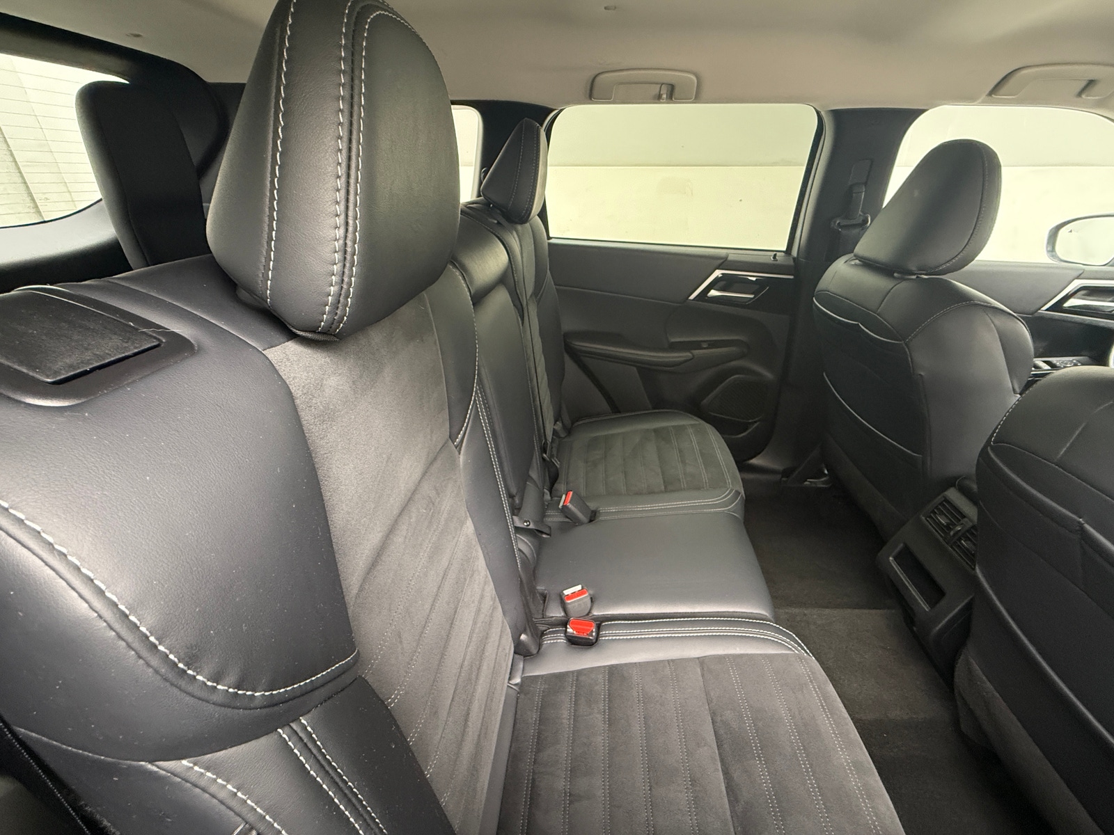 Thumbnail: 2024 Mitsubishi Outlander - 5