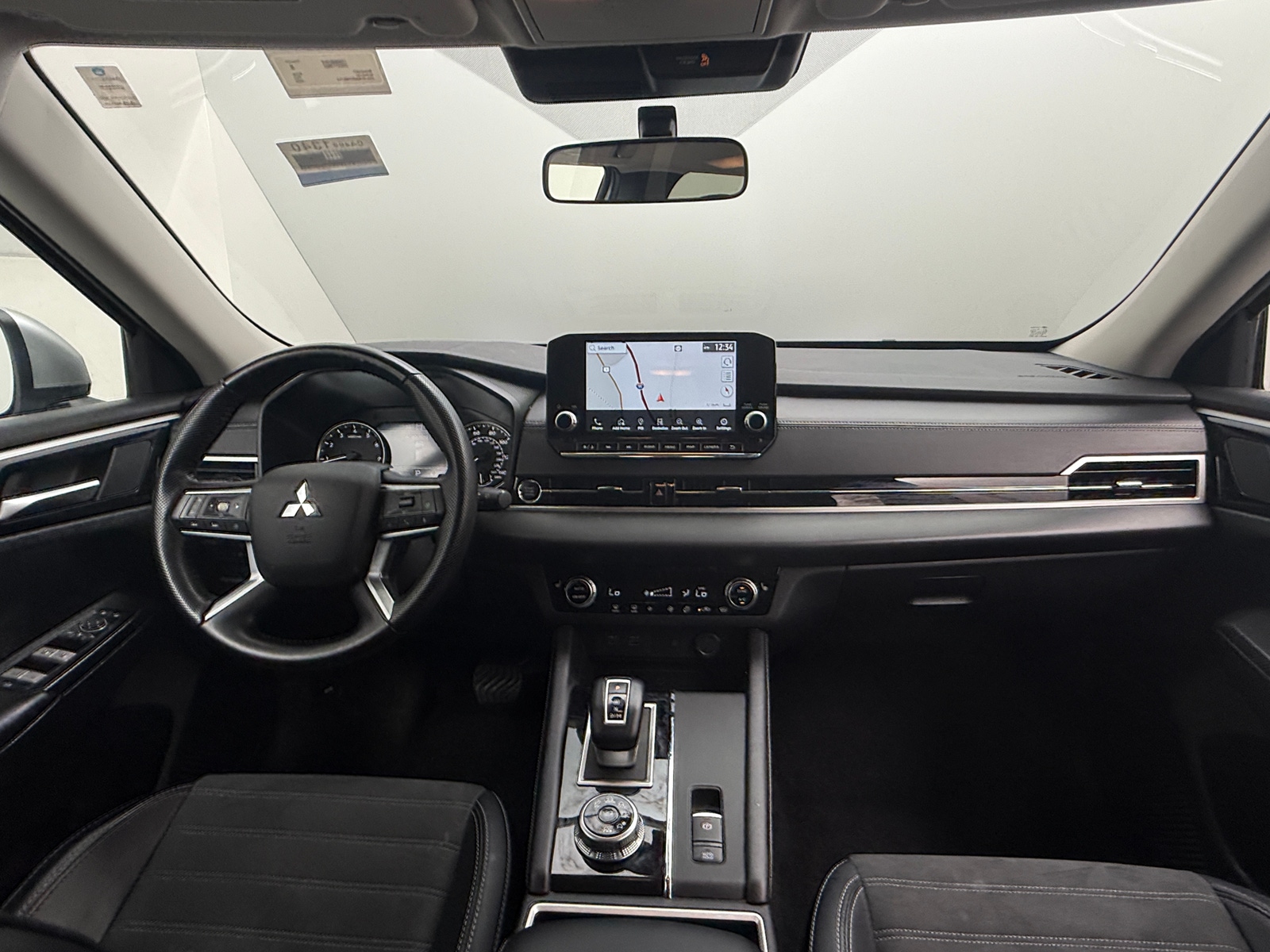 Thumbnail: 2024 Mitsubishi Outlander - 2