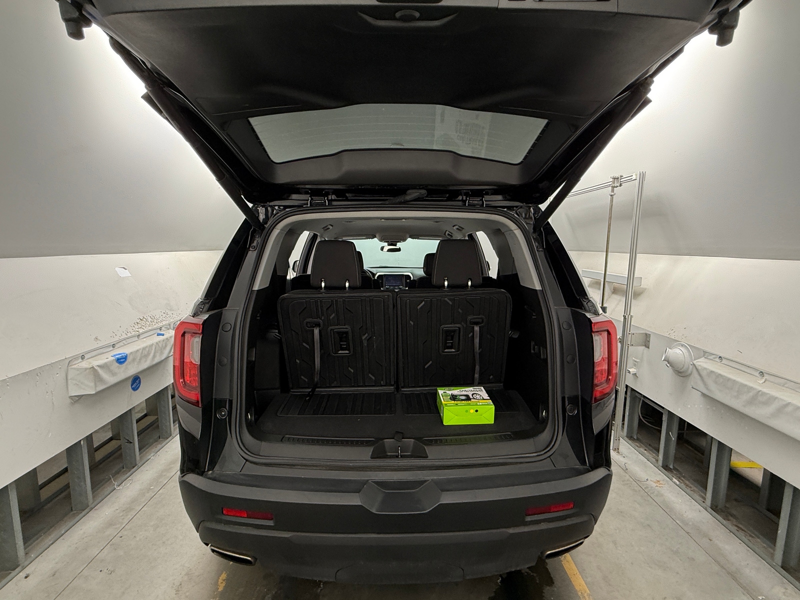 Thumbnail: 2023 GMC Acadia - 7