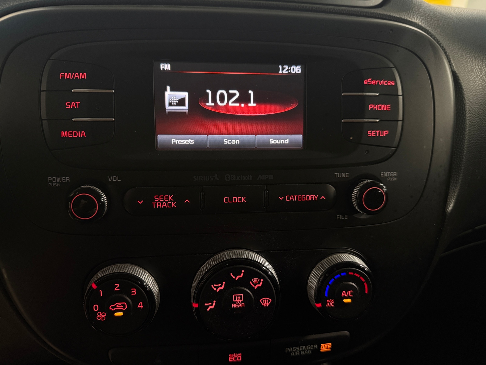 Thumbnail: 2015 Kia Soul - 4