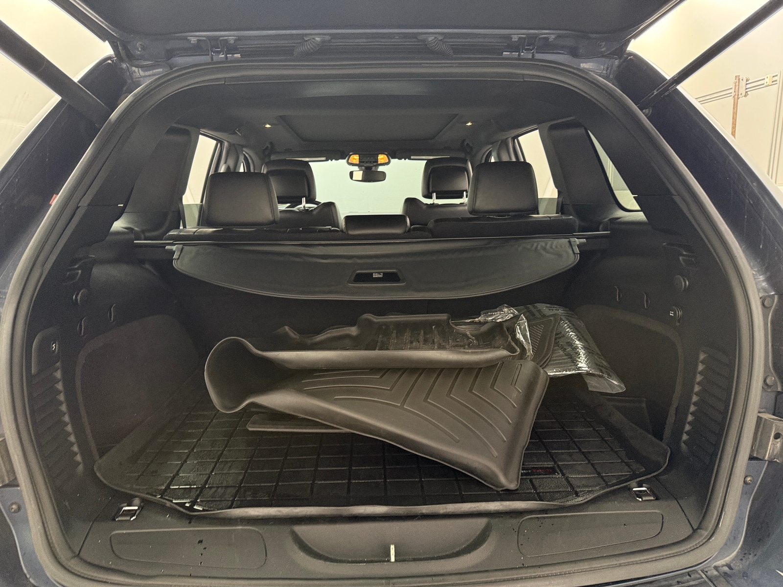 Thumbnail: 2020 Jeep Grand Cherokee - 6