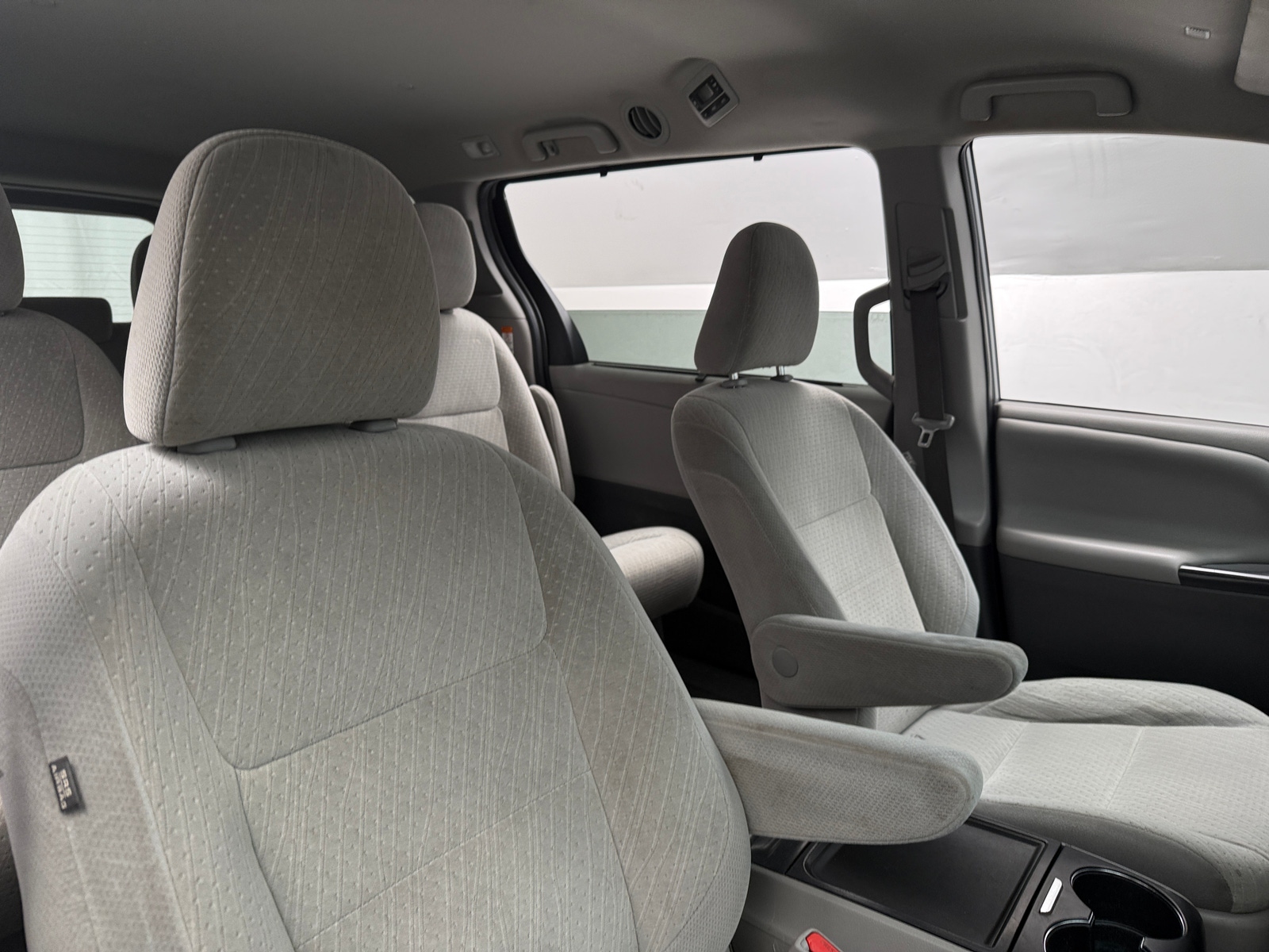 Thumbnail: 2020 Toyota Sienna - 2