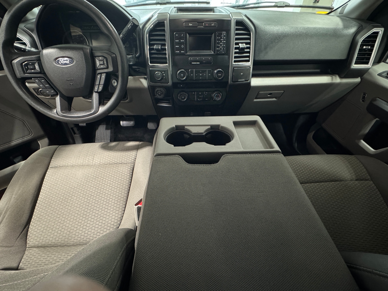 Thumbnail: 2016 Ford Econoline - 3