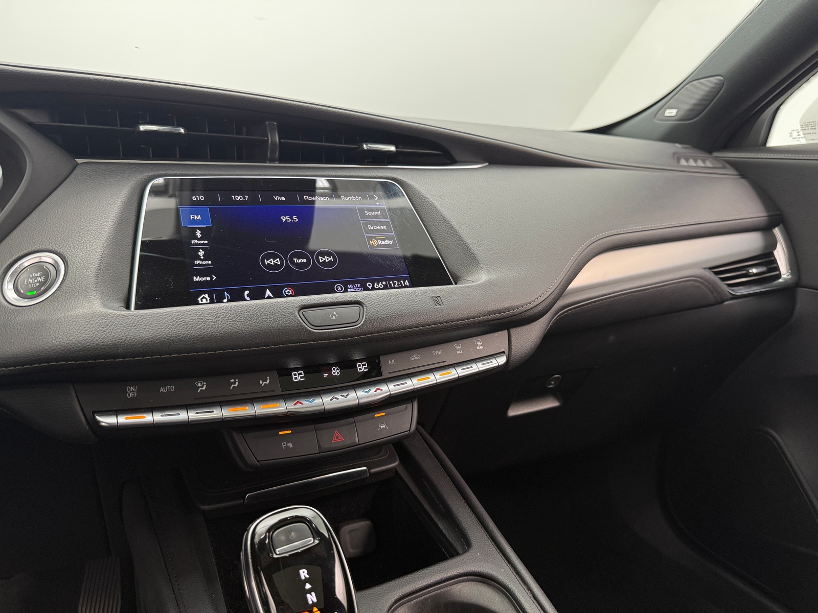 Thumbnail: 2020 Cadillac XT4 - 3