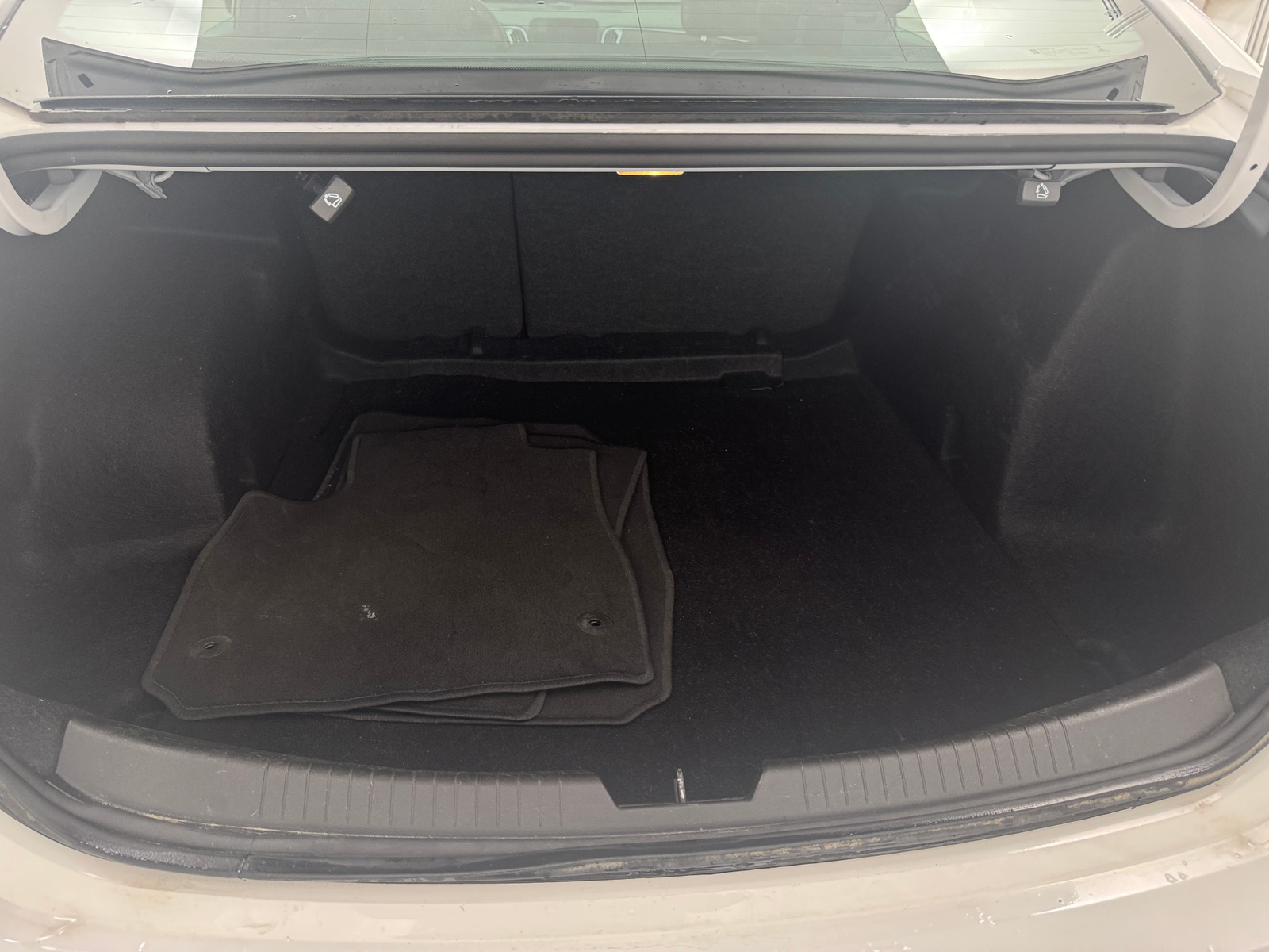 Thumbnail: 2023 Chevrolet Malibu - 7