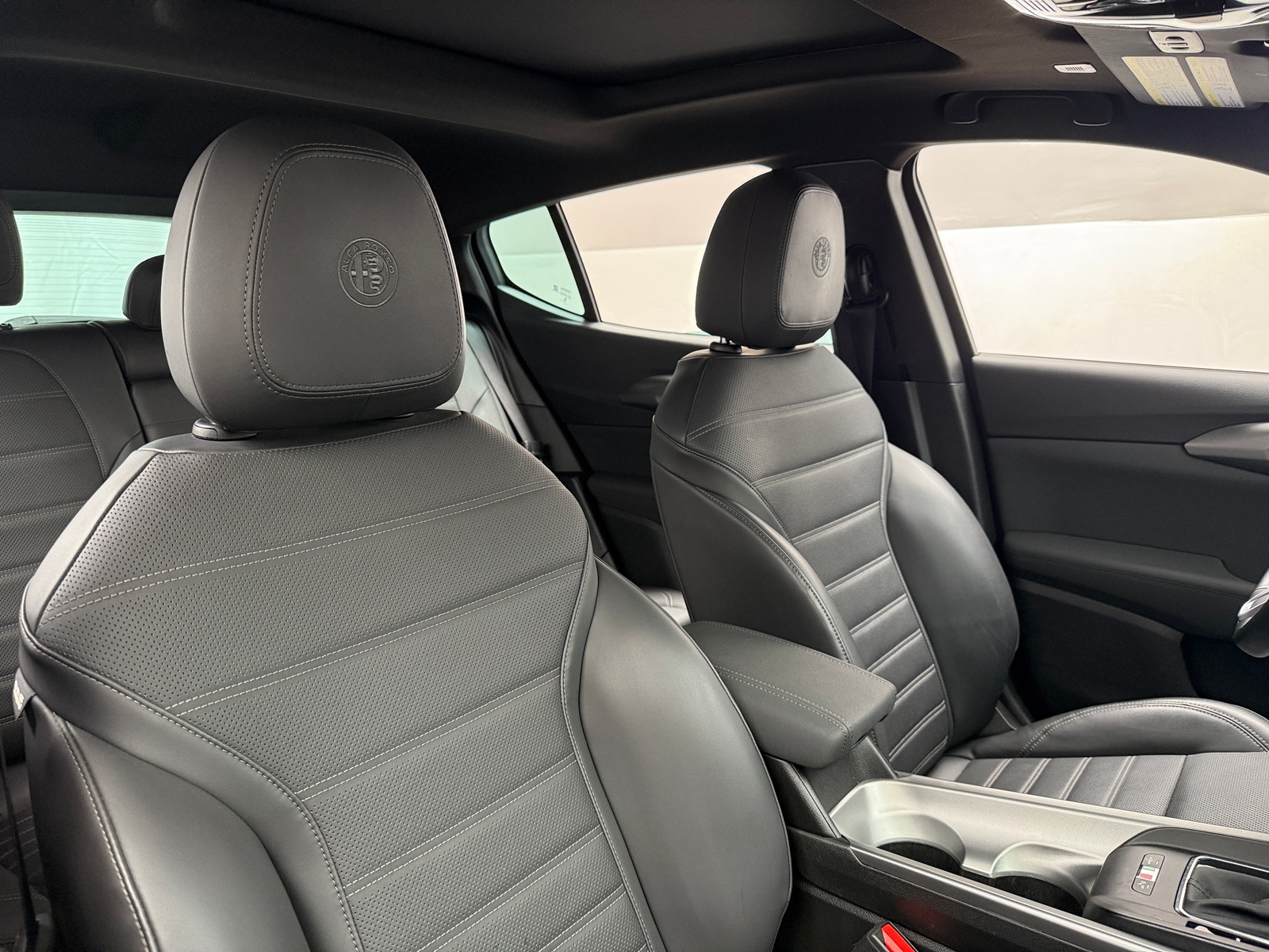 Thumbnail: 2024 Alfa Romeo Tonale - 2