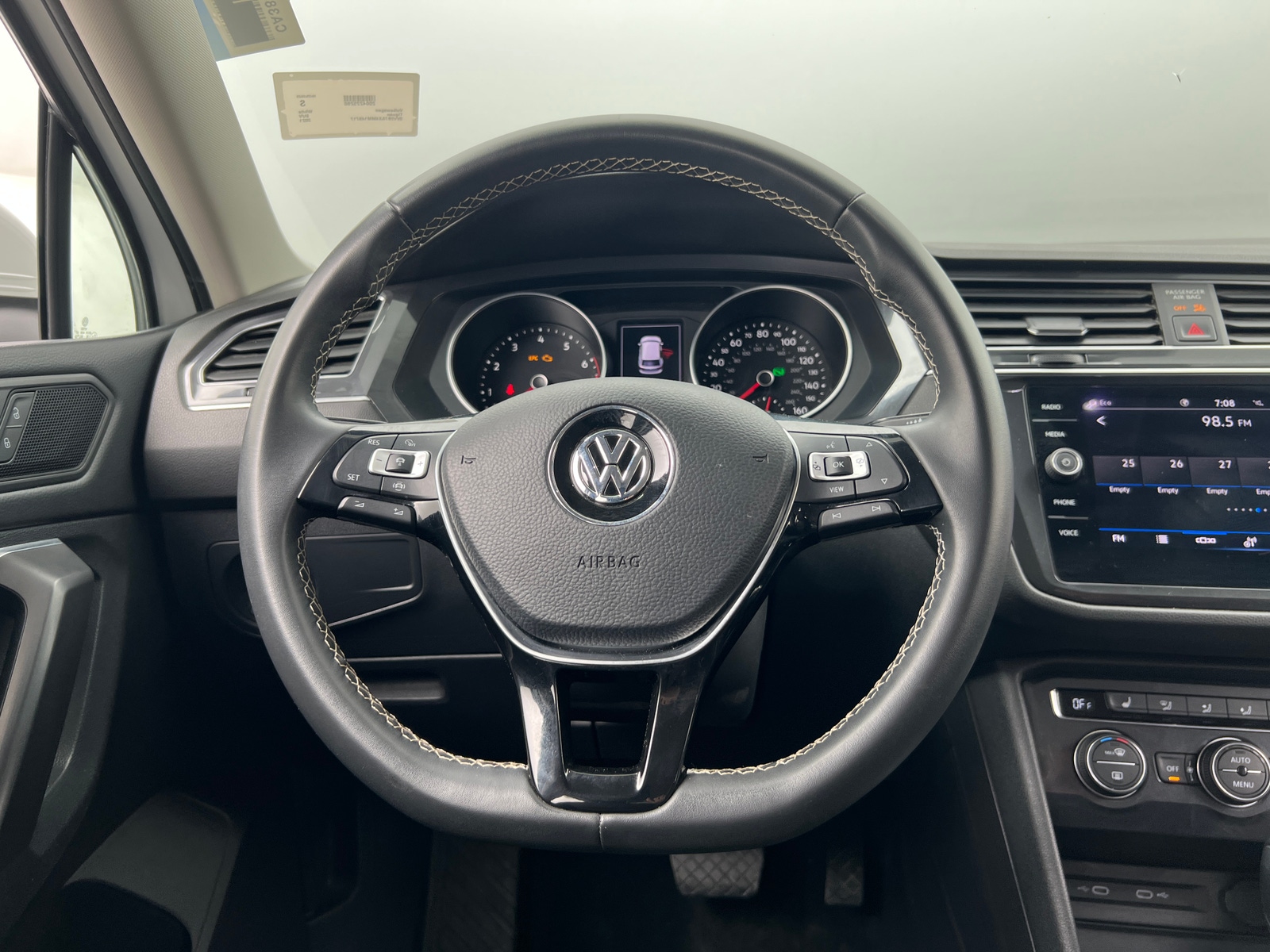 Thumbnail: 2021 Volkswagen Tiguan - 4