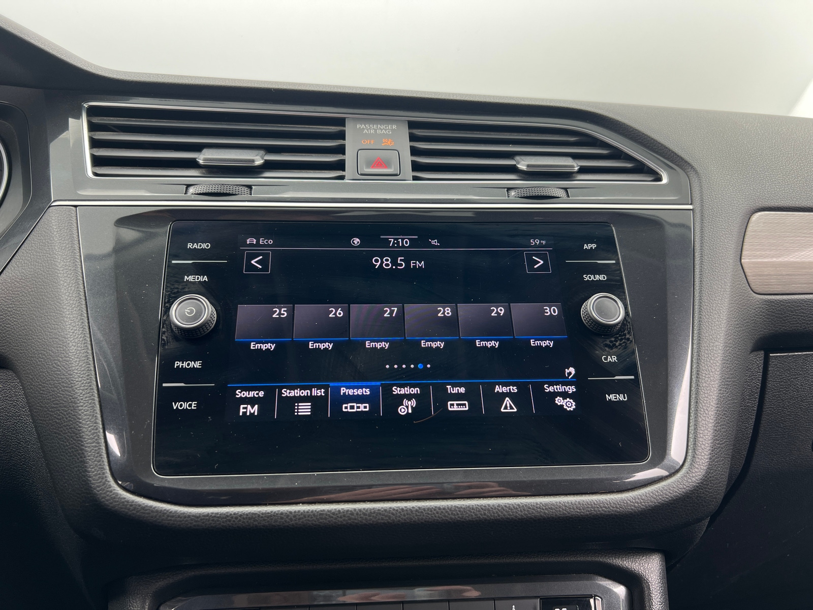 Thumbnail: 2021 Volkswagen Tiguan - 3