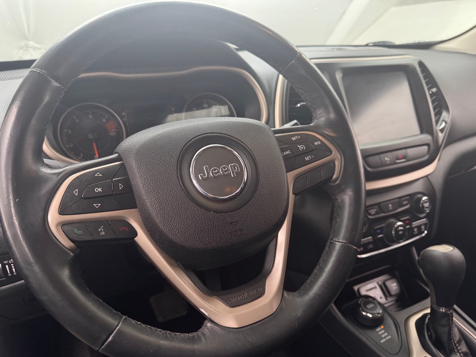 Thumbnail: 2016 Jeep Cherokee - 5