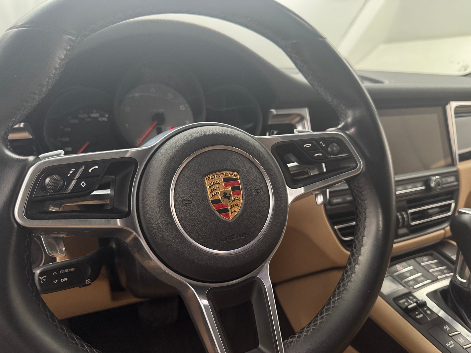 Thumbnail: 2020 Porsche Macan - 4