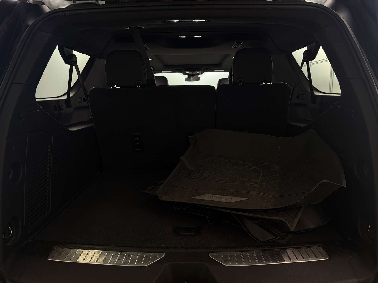 Thumbnail: 2023 Chevrolet Suburban - 6