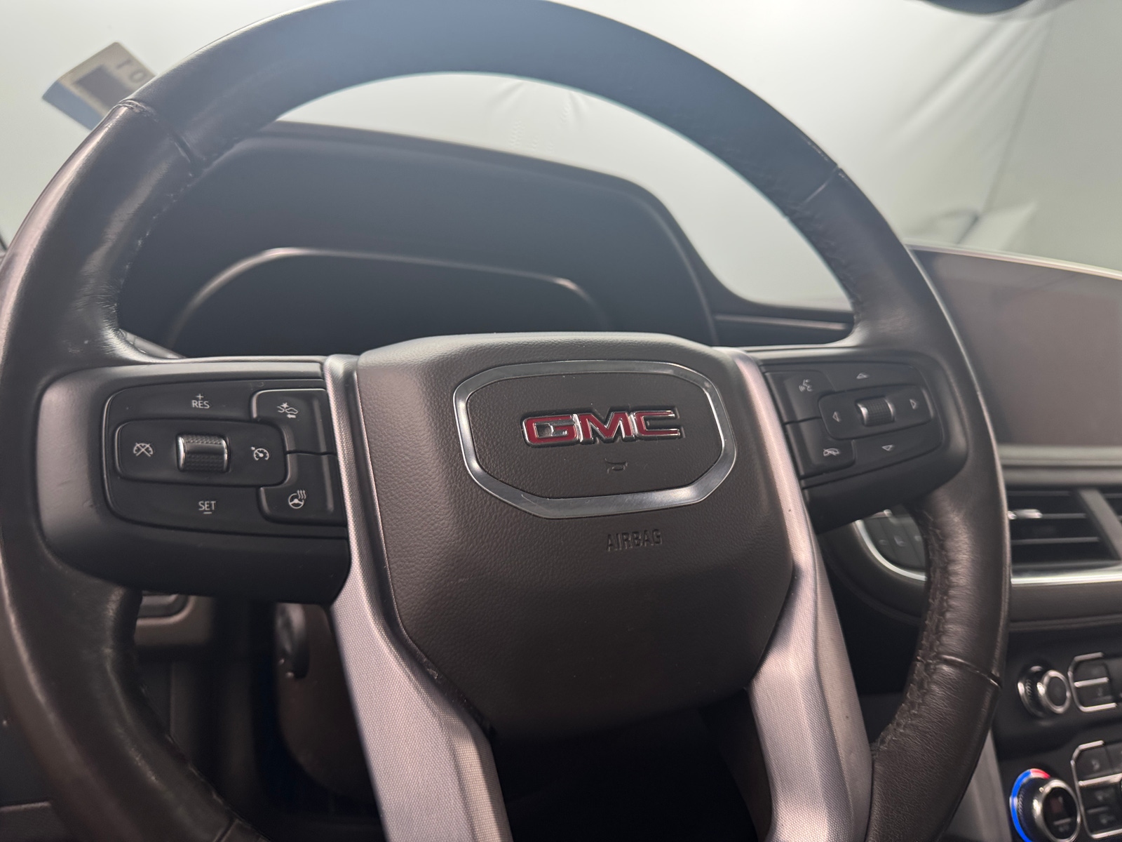 Thumbnail: 2022 GMC Yukon - 4