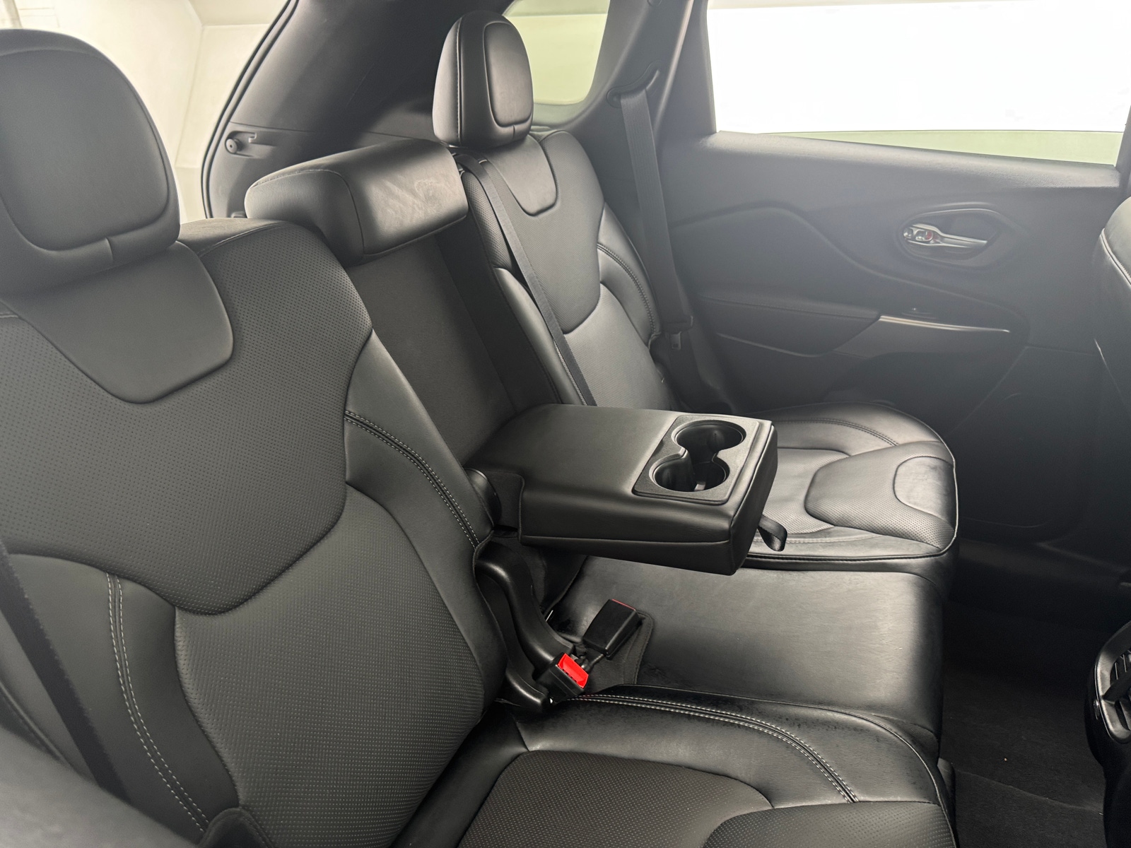 Thumbnail: 2022 Jeep Cherokee - 5