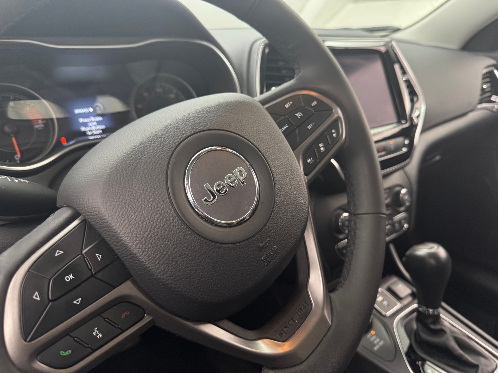 Thumbnail: 2022 Jeep Cherokee - 4