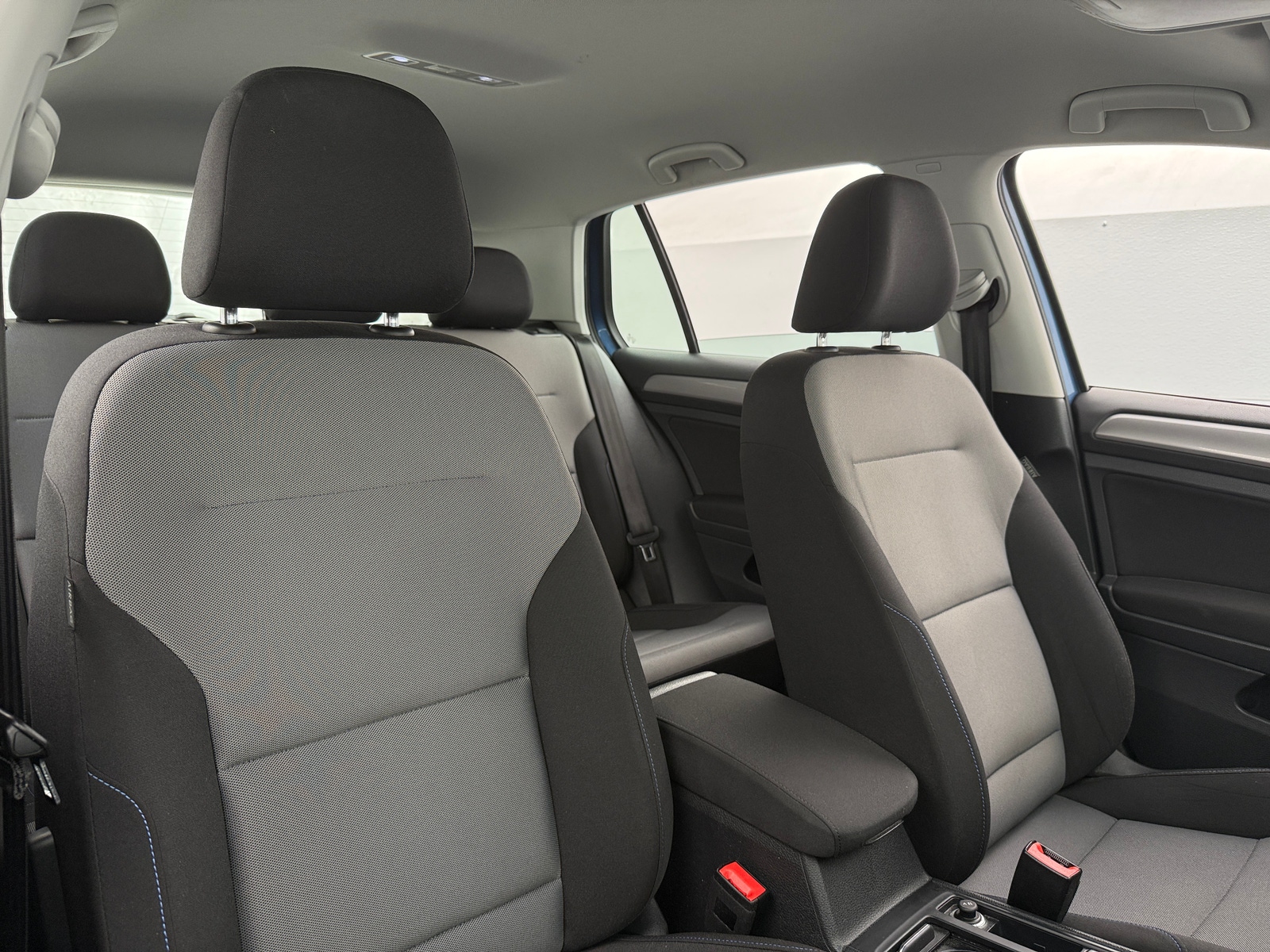 Thumbnail: 2016 Volkswagen e-Golf - 2